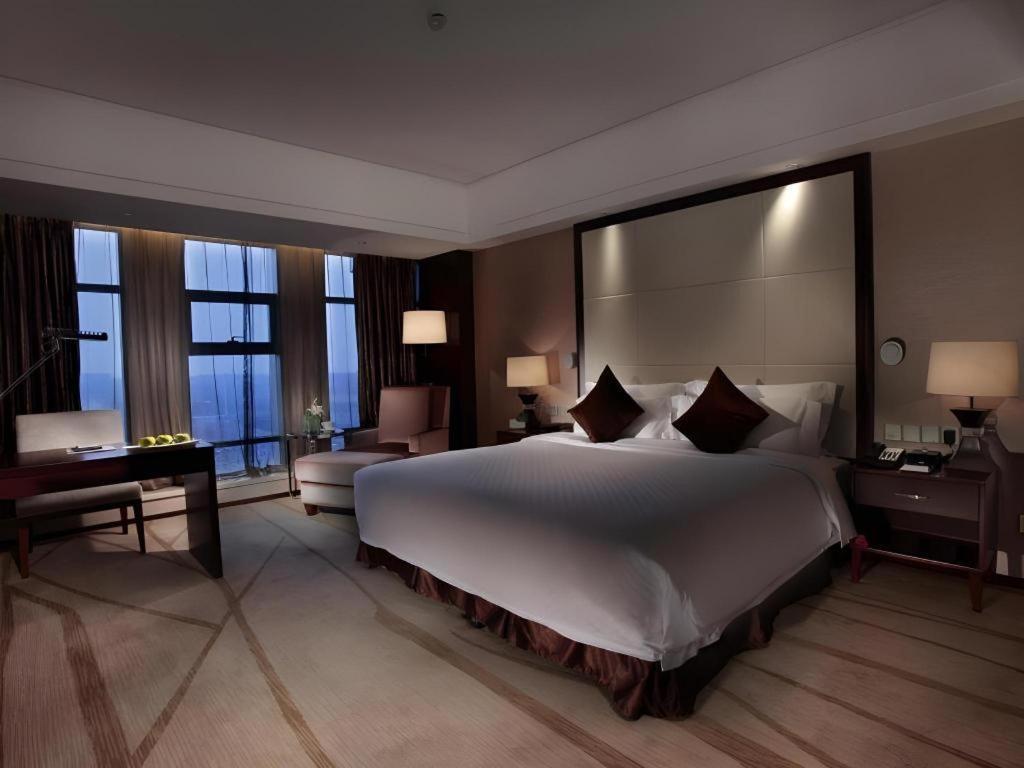 White Swan Hotel Changsha Exterior photo